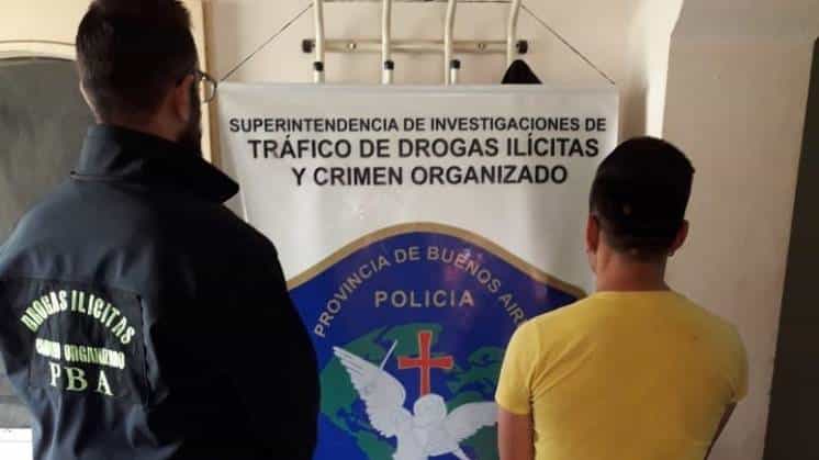 Trapecista de circo y acusado de vender droga en una verdulería