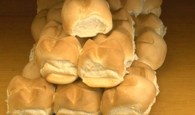 Sube el precio de la harina y el kilo de pan se iría a más de 140 pesos el kilo