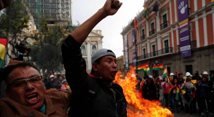 Crisis en Bolivia: Evo Morales denunció que atacaron su casa y hubo saqueos