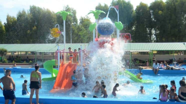 Con mejoras en el Parque Acuático, empleados de comercio lanzó la temporada de verano