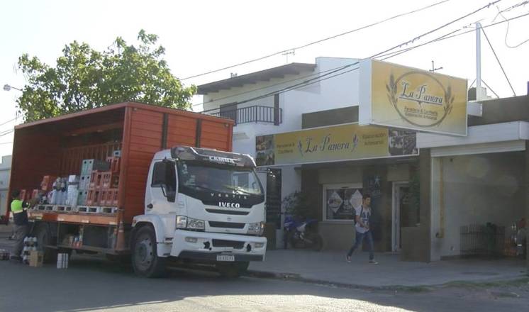 Armados y encapuchados, asaltaron una panadería en Pedro Pico al 900
