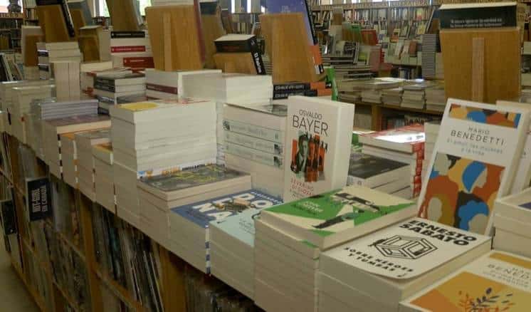 ¿Qué leen los bahienses en verano?: los libros más demandados durante la temporada