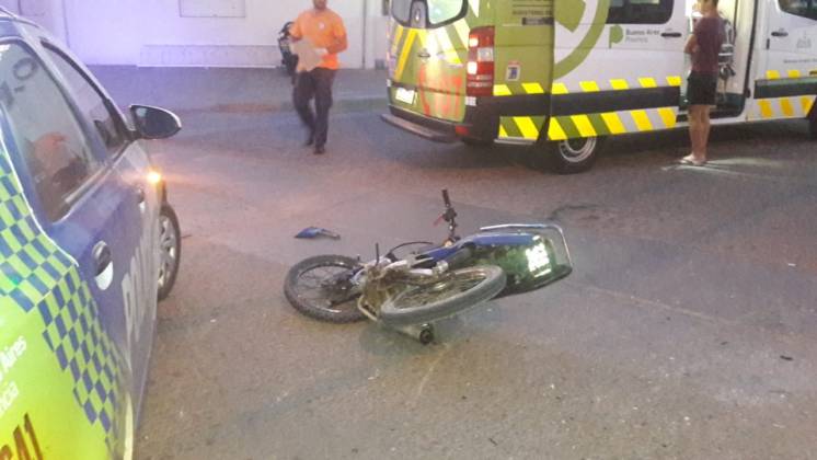 Un motociclista está grave tras un choque en Misioneros y Alberdi