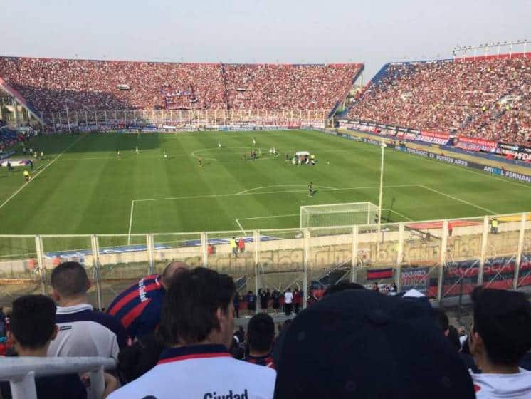 Invitaron a niños y niñas no videntes a vivir en vivo partidos de la Superliga