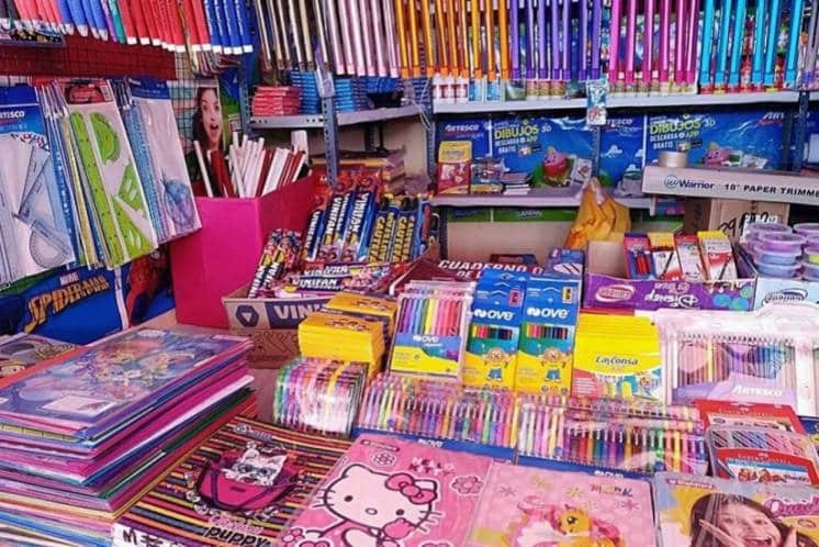 “Mamis con pancita” juntan útiles para donar a los que menos tienen