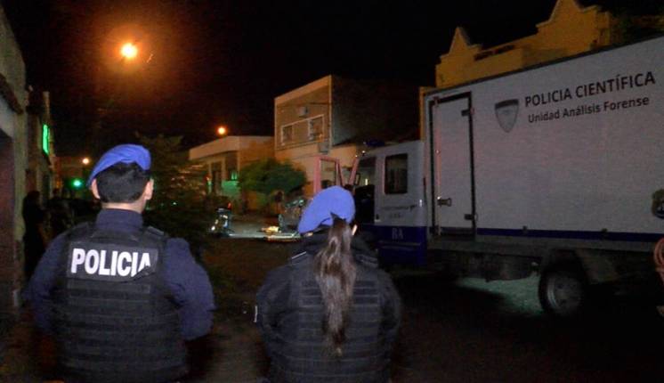 “Están armados” el grito de la policía en los enfrentamientos entre hinchas
