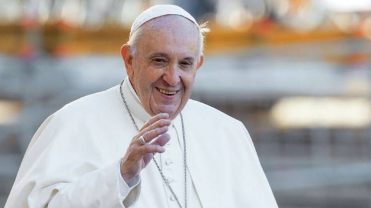 El papa Francisco propuso crear un fondo contra el hambre con el dinero utilizado para las armas