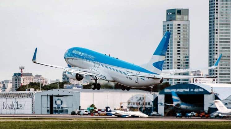 Aerolíneas Argentinas presenta su protocolo para cuando se reanuden los vuelos