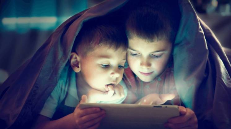 Chicos en aislamiento, pero conectados: aplicaciones para leer, aprender y divertirse con otros a la distancia