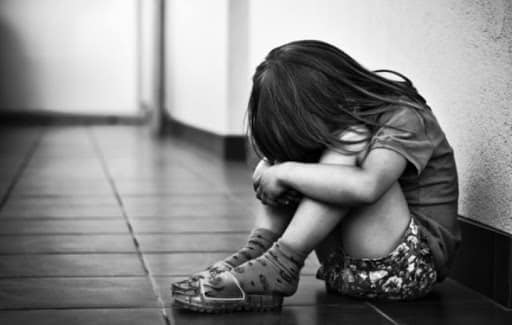 Detienen a un hombre acusado de abusar de su nieta