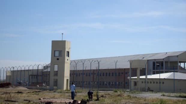 Saavedra: Por el coronavirus, más de 25 presos obtuvieron prisión domiciliaria