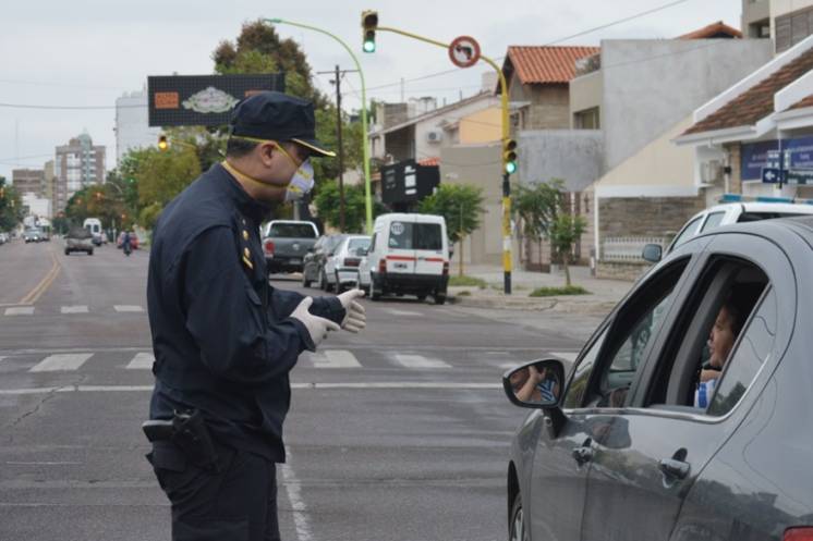 214 detenidos por violar la cuarentena