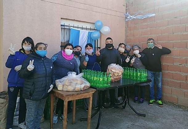 Locro solidario en Villa Rosas y Loma Paraguaya