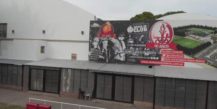 La dificil situación de los clubes: Universitario afrontándola vendiendo comida y bebidas