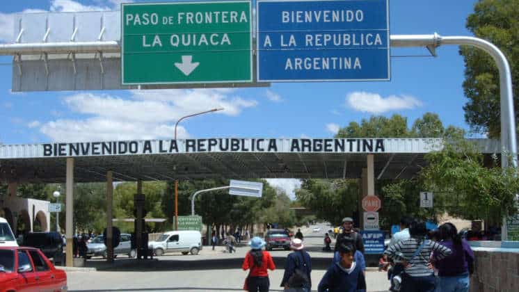 Ciudadanos bolivianos alojados en Villarino, volvieron a su país