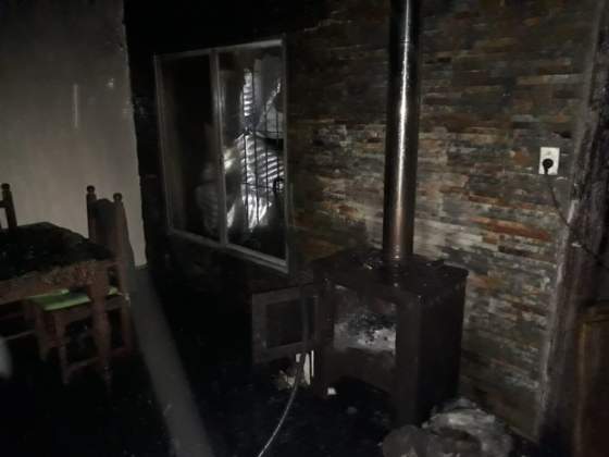Una casa sufrió pérdidas totales por un incendio