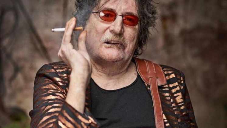 Charly García evoluciona bien, pero deberá seguir internado: el parte médico del músico