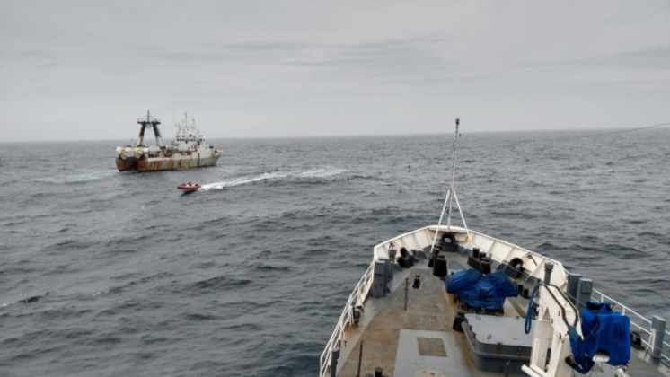 Tras pago de multa se retiraron pesqueros capturados por pesca ilegal en Bahía Blanca