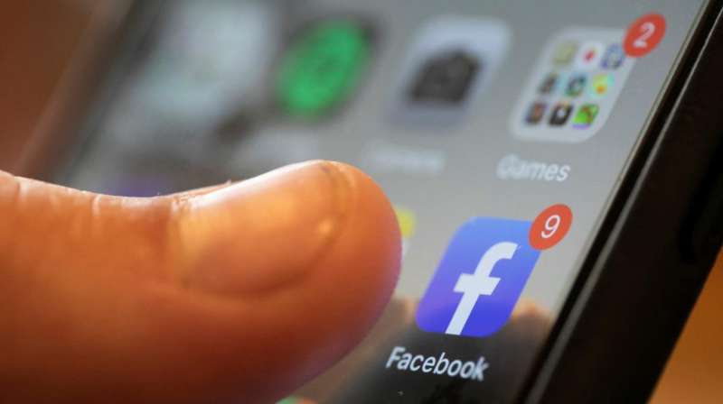 Facebook prohíbe contenidos que promuevan “terapias de conversión” para personas LGBTQ