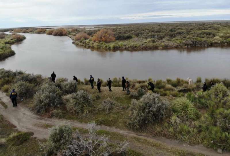 Importante operativo: un hombre dijo haber visto un cuerpo en Villarino Viejo