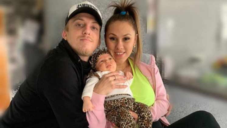 El Polaco y Barby Silenzi dieron positivo de Covid y la bebé Abril tuvo síntomas