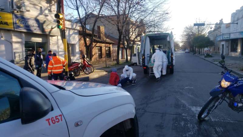 Por la escarcha, una motociclista resultó herida
