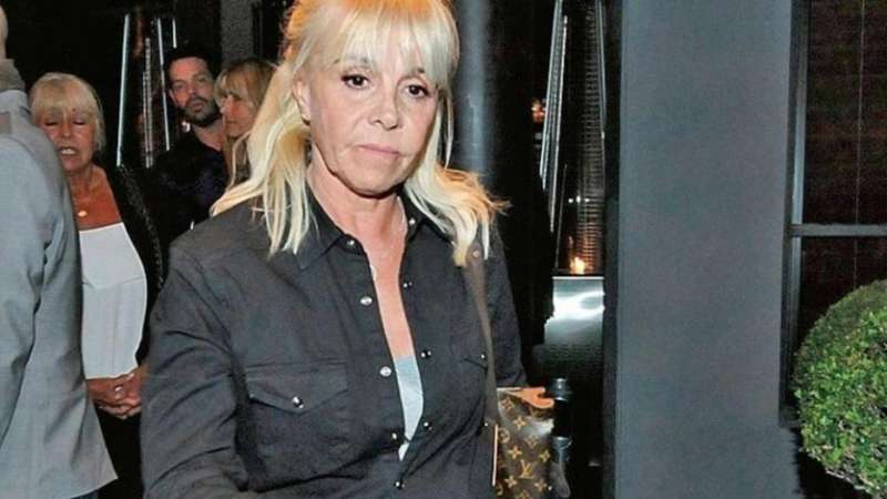 Claudia Villafañe le impuso un bozal legal a Diego Maradona para evitar que hable de ella: “Ejerce violencia de género”