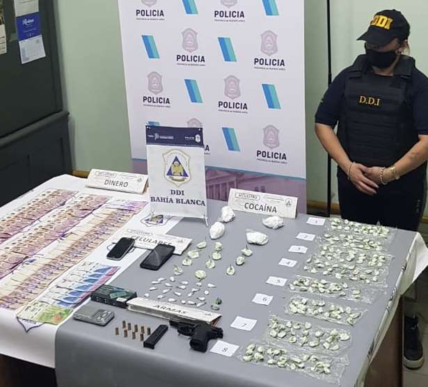 Desbaratan una banda que vendía drogas en Villa Caracol