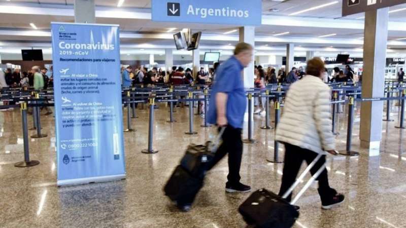 Desde el sector aéreo advierten que a muchos argentinos les podría tomar hasta cinco meses volver al país