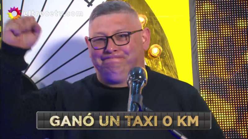 Bienvenidos a bordo: Héctor ganó un taxi 0 kilómetro y de la emoción no le salieron las palabras