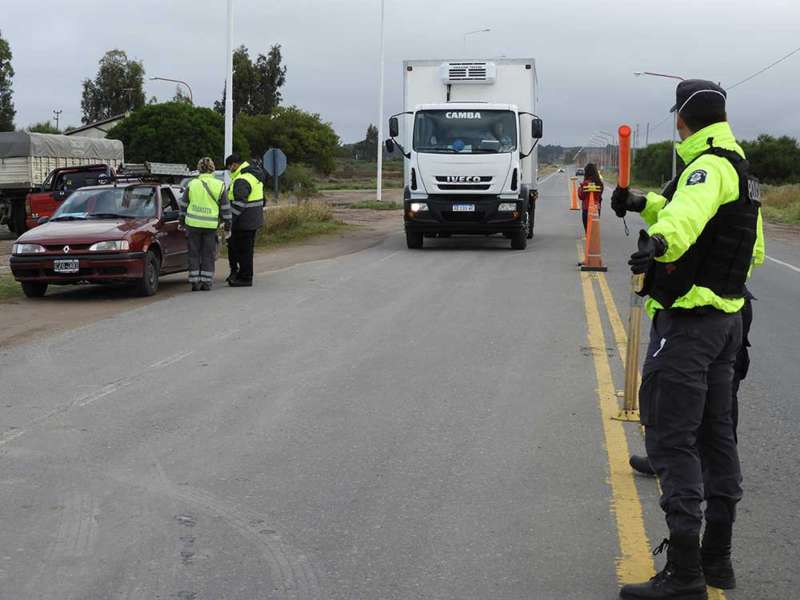 Continúan los controles y cierres parciales para ingresar a Punta Alta