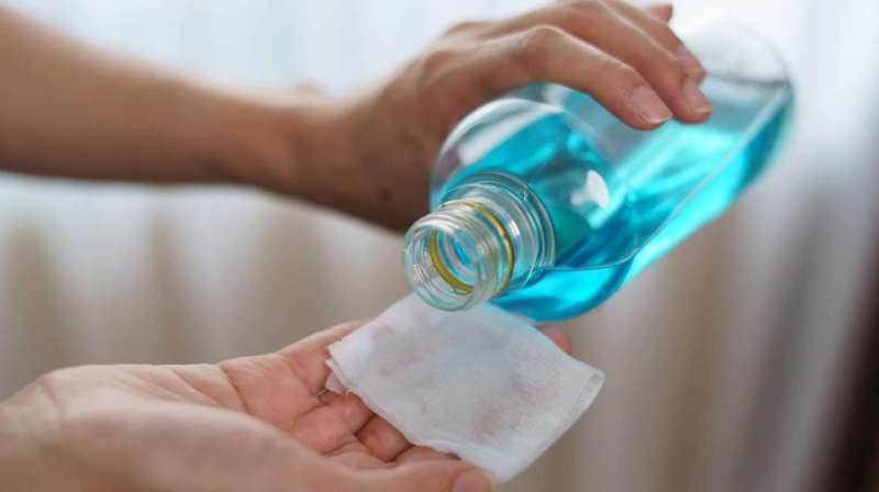 El Gobierno amplía la importación libre a guantes, mascarillas, alcohol y aparatos médicos