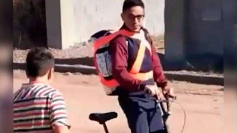 Córdoba: un paramédico hacía 100 kilómetros en bicicleta para ir al trabajo y lo despidieron