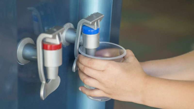 La ANMAT prohibió la venta de un kit purificador de agua y emitió una nueva alerta sobre el uso de dióxido de cloro