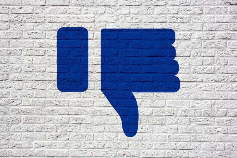 Facebook suspendió por error las cuentas de cientos de activistas, que piden explicaciones a la red social
