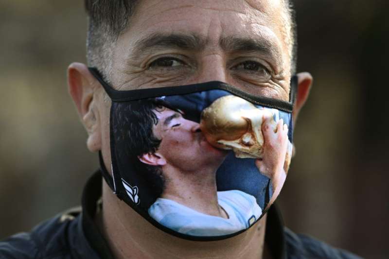 Coronavirus: falta sangre y hasta Diego Maradona pide donantes