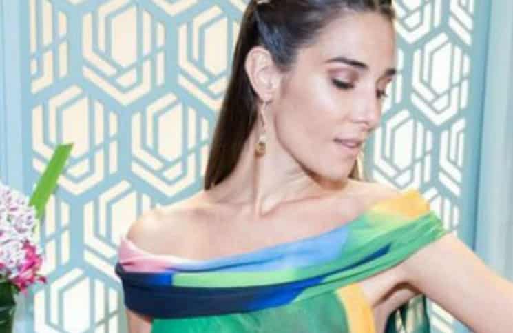 Juana Viale brilló con un vestido de fiesta en gasa de seda natural: Acá hay que festejar