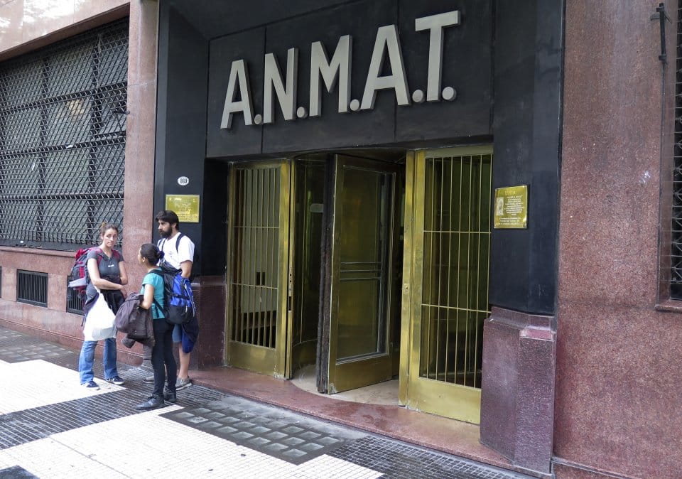 ANMAT prohibió desinfectante que anunciaba eliminar el Covid-19 y se vendía por Mercado Libre