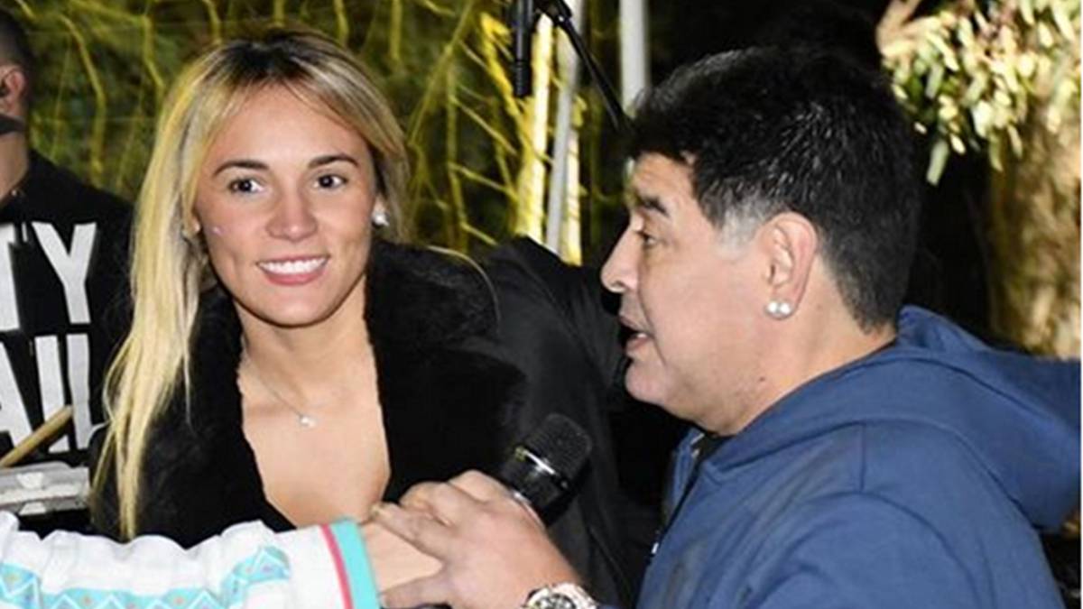 Vanessa Maradona y una escandalosa versión sobre una foto de Diego: “Tiene el brazo hinchado porque Rocío Oliva lo había tirado por la escalera