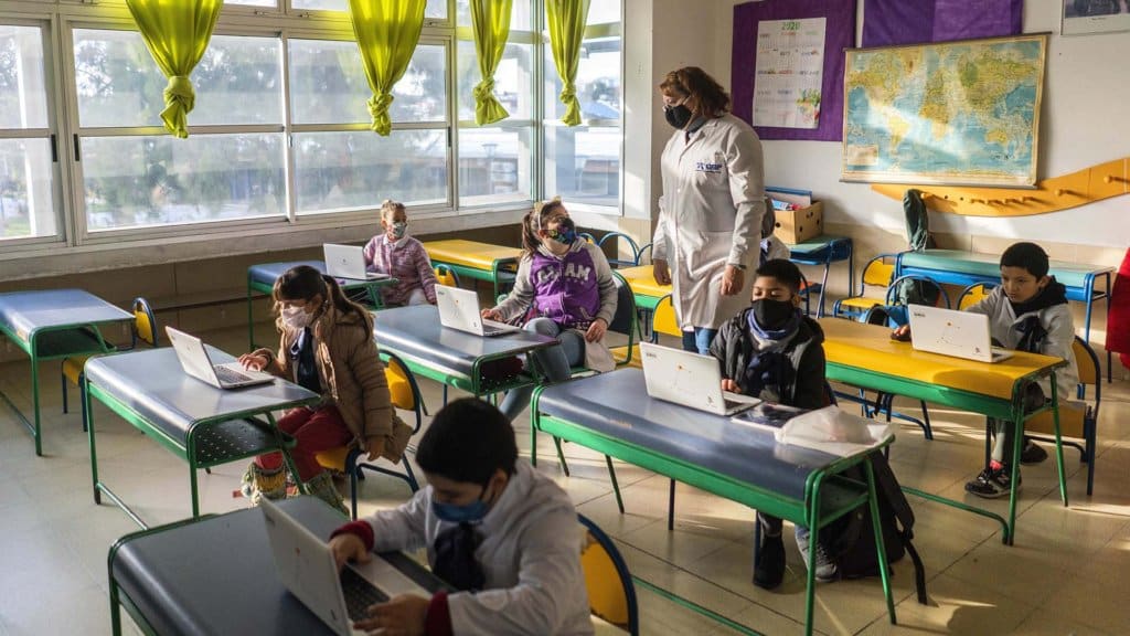 Clases presenciales: ya regresaron más de un millón de estudiantes bonaerenses