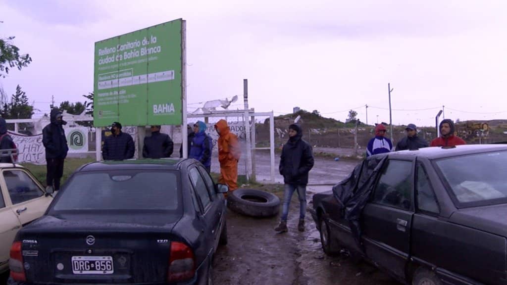 Corte y cruces en el relleno sanitario: levantaron la medida de fuerza