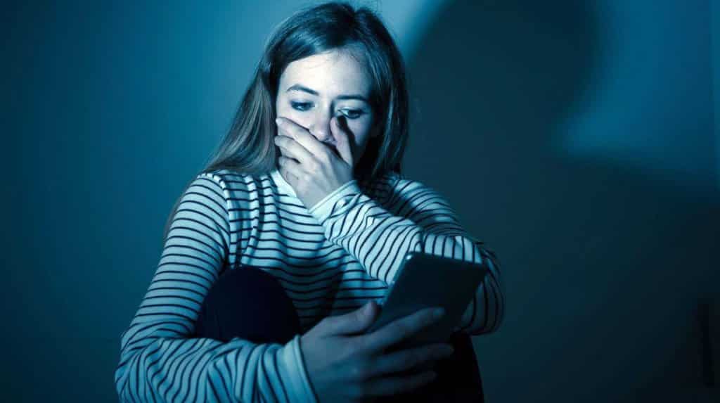 Acosó por Facebook a una nena de 12 años y los padres de la víctima le dieron una brutal paliza: “Si podía matarlo, lo hacía”
