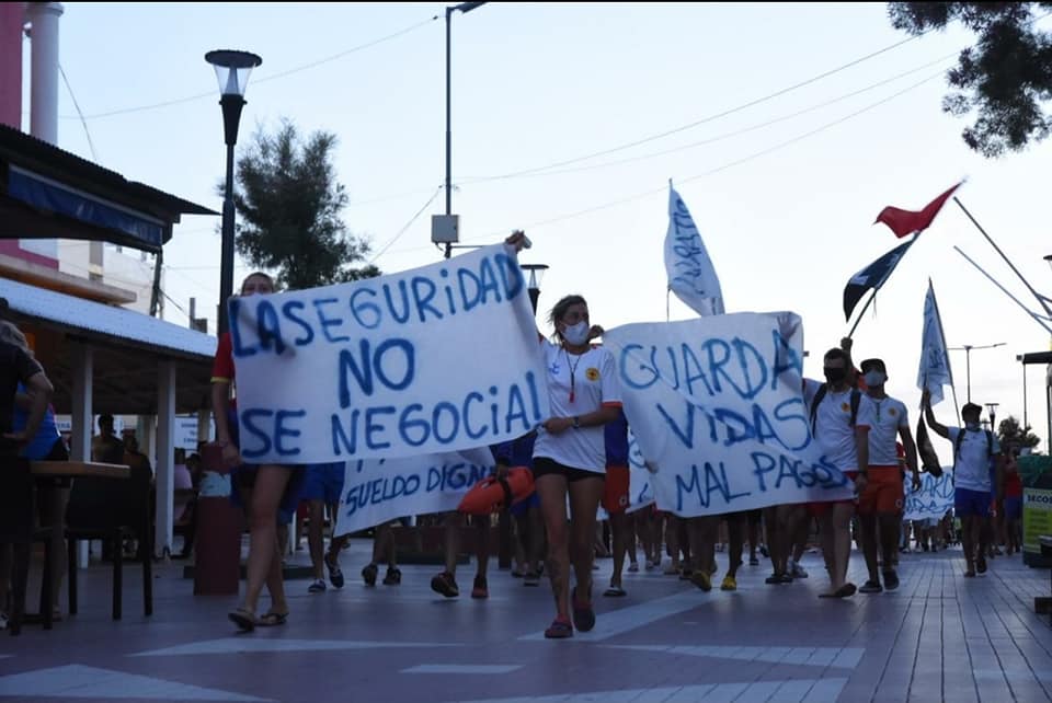 Monte Hermoso: guardavidas en alerta por recortes del intendente