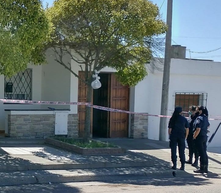 Investigan femicidio y posterior suicidio en Punta Alta.