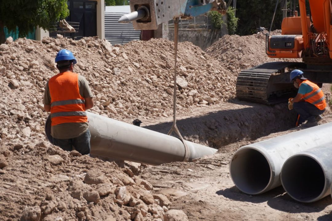 ABSA comenzó una obra para dejar de arrojar agua a las calles de Millamapu