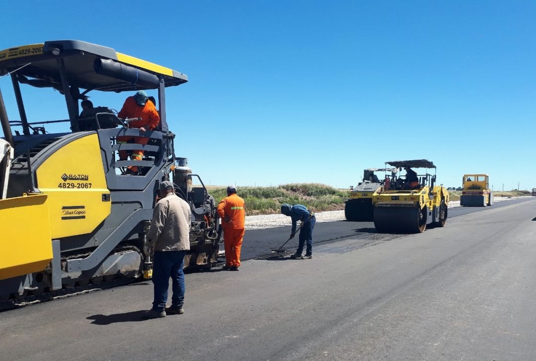 Continúan los trabajos sobre la RN 33, entre Bahía y Tornquist