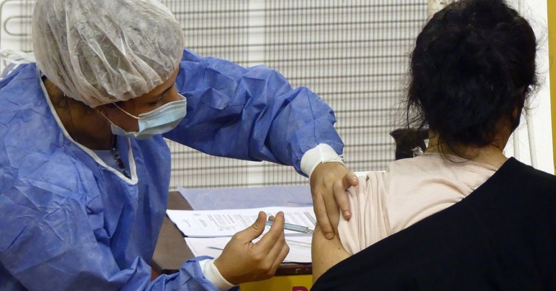 Coronavirus: casi 400 docentes se vacunaron en el Centro de Salud de SUTEBA
