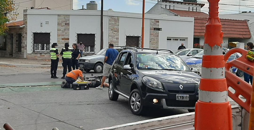 Una ciclista sufrió un golpe en la cabeza tras ser atropellada