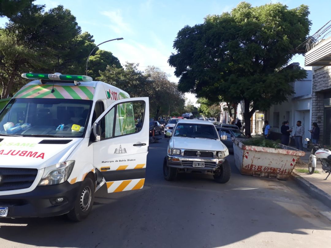 Dos motociclistas sufrieron heridas en un choque en cadena