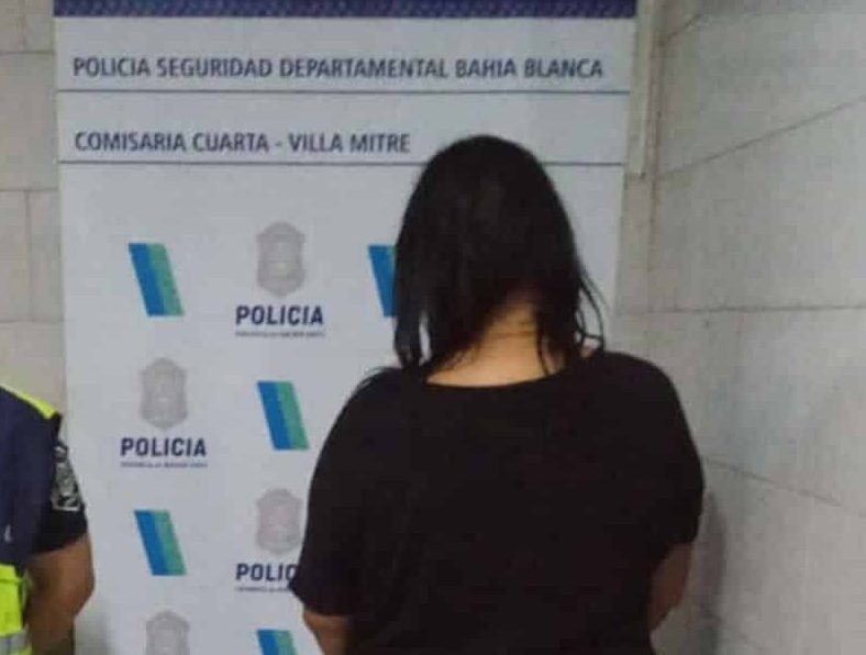 Quedó detenida tras apuñalar a su pareja
